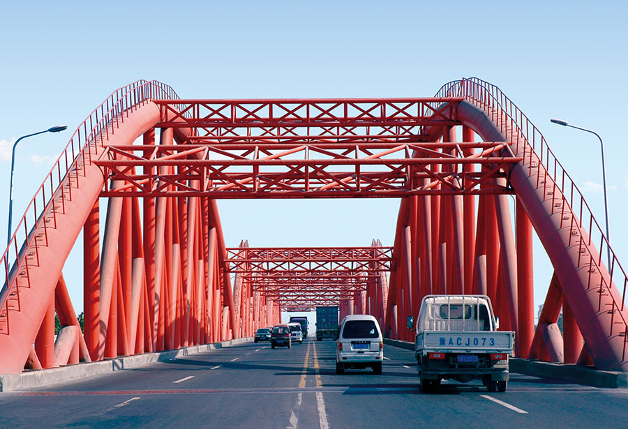 黑眼睛廣告拍攝的鄭州北環快速路跨鐵路鋼橋項目